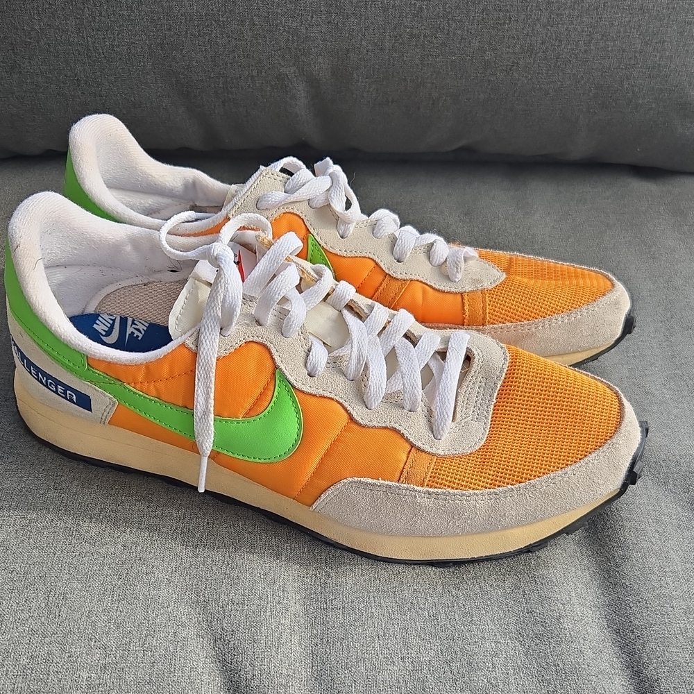 Nike Orange and Green Sneakers - Picture 3 of 9